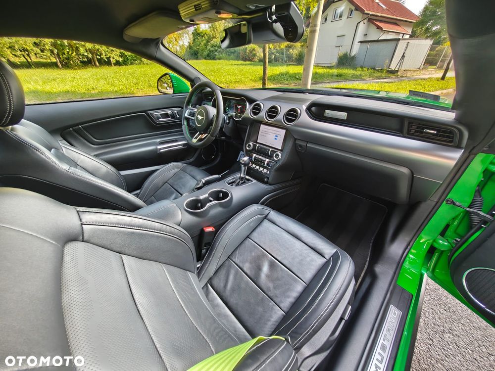 Ford Mustang - 30