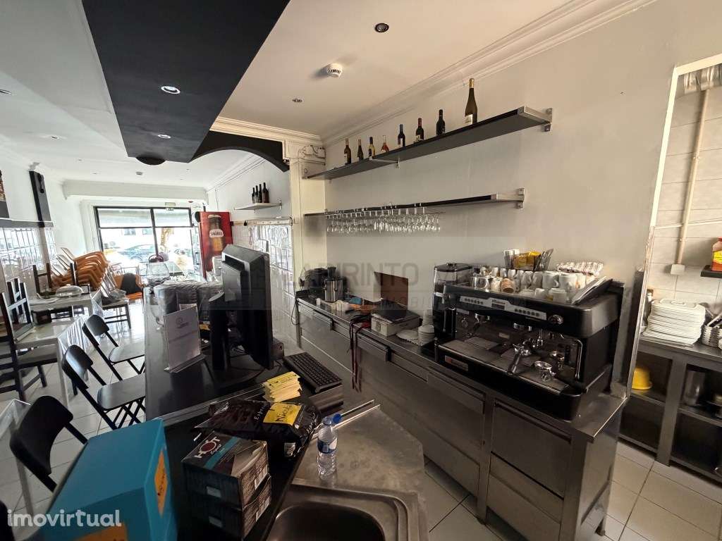 Vende-se excelente Loja com saída de fumos, perto Parque Central, n... - Grande imagem: 5/12