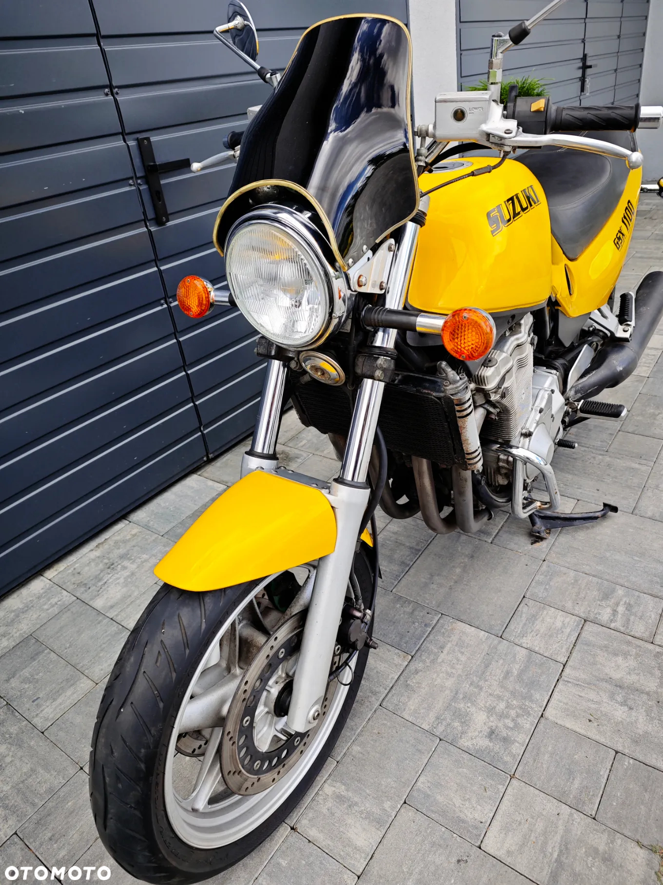 Suzuki GSX - 11