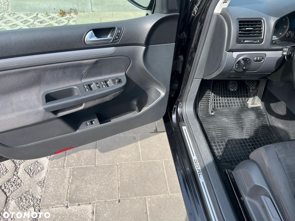 Volkswagen Golf 1.9 TDI DPF Goal - 16