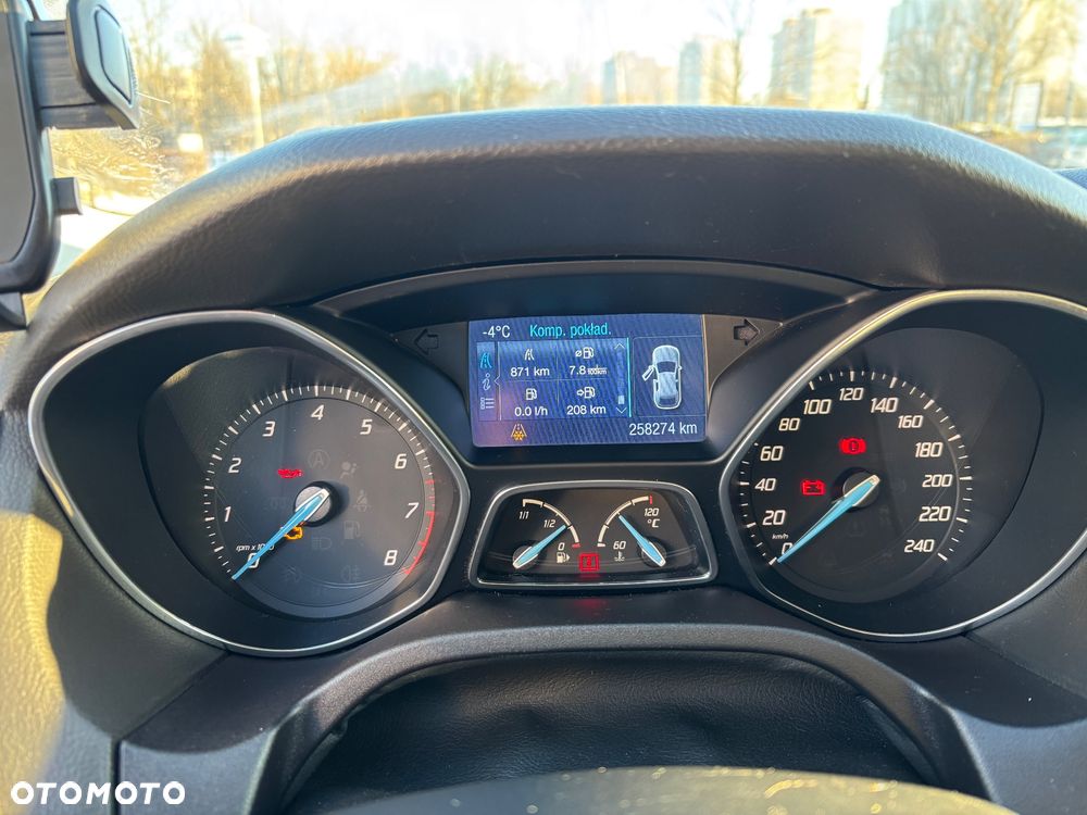 Ford Focus 1.6 EcoBoost Titanium - 17