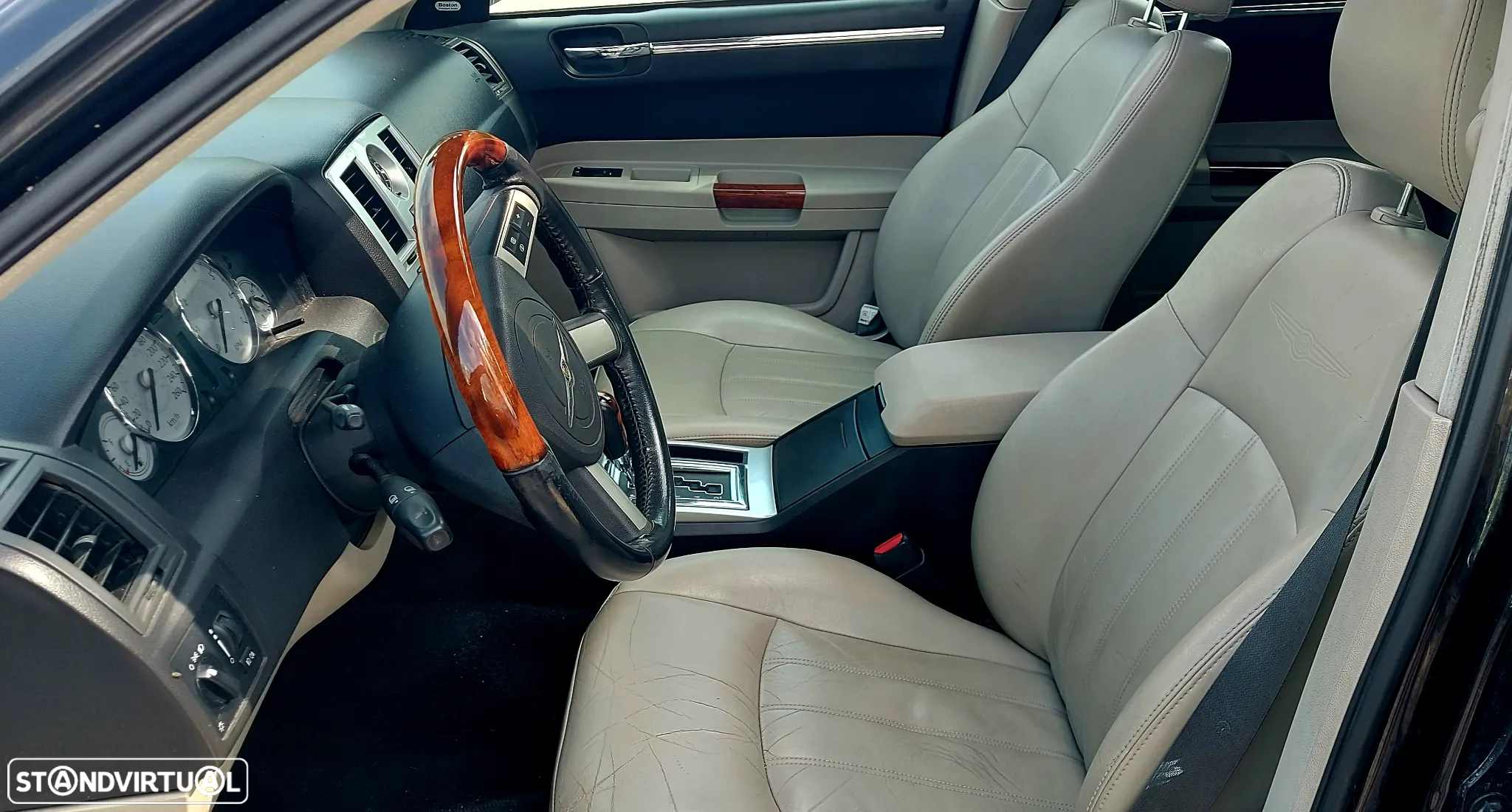 Chrysler 300 C Touring 3.0 CRD - 13