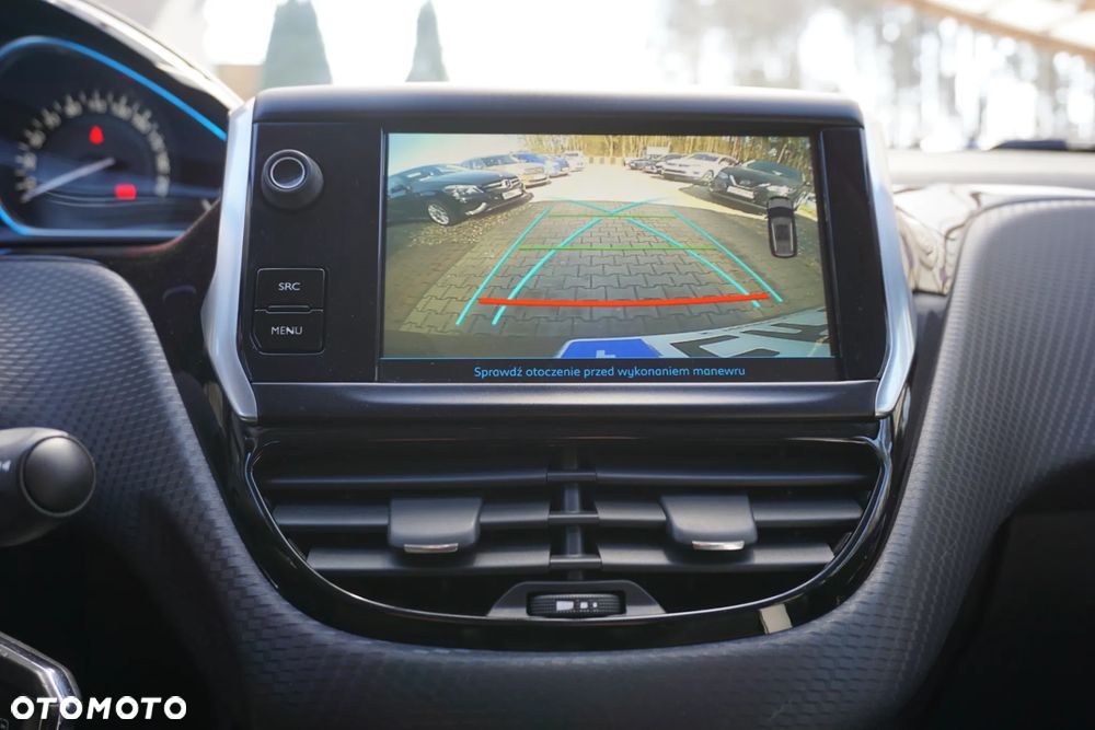 Peugeot 2008 1.2 Pure Tech Allure S&S - 21