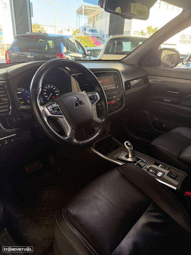 Mitsubishi Outlander 2.4 Intense - 11