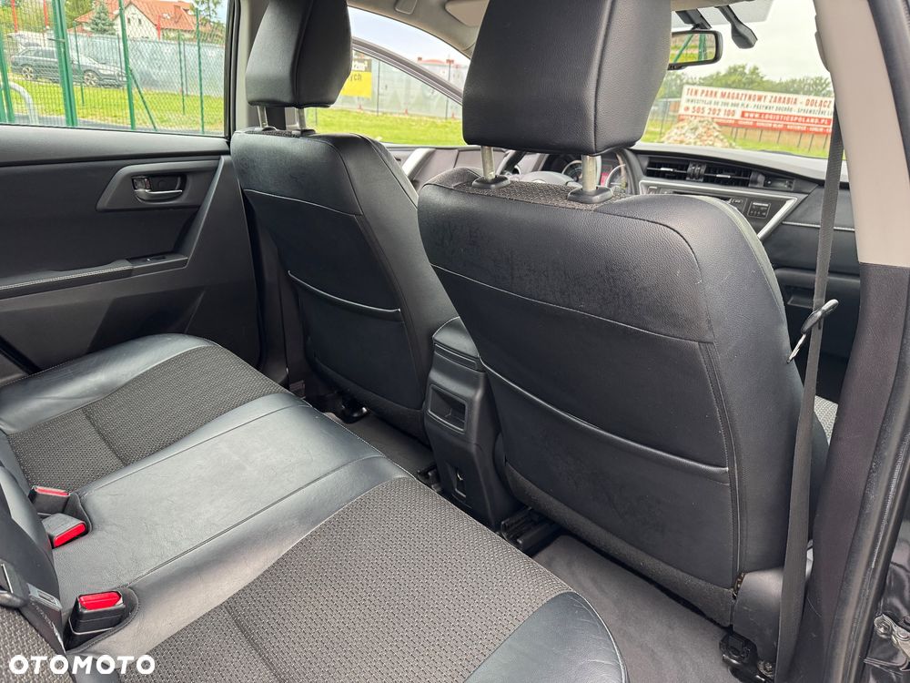 Toyota Auris 1.8 HSD Luna - 18