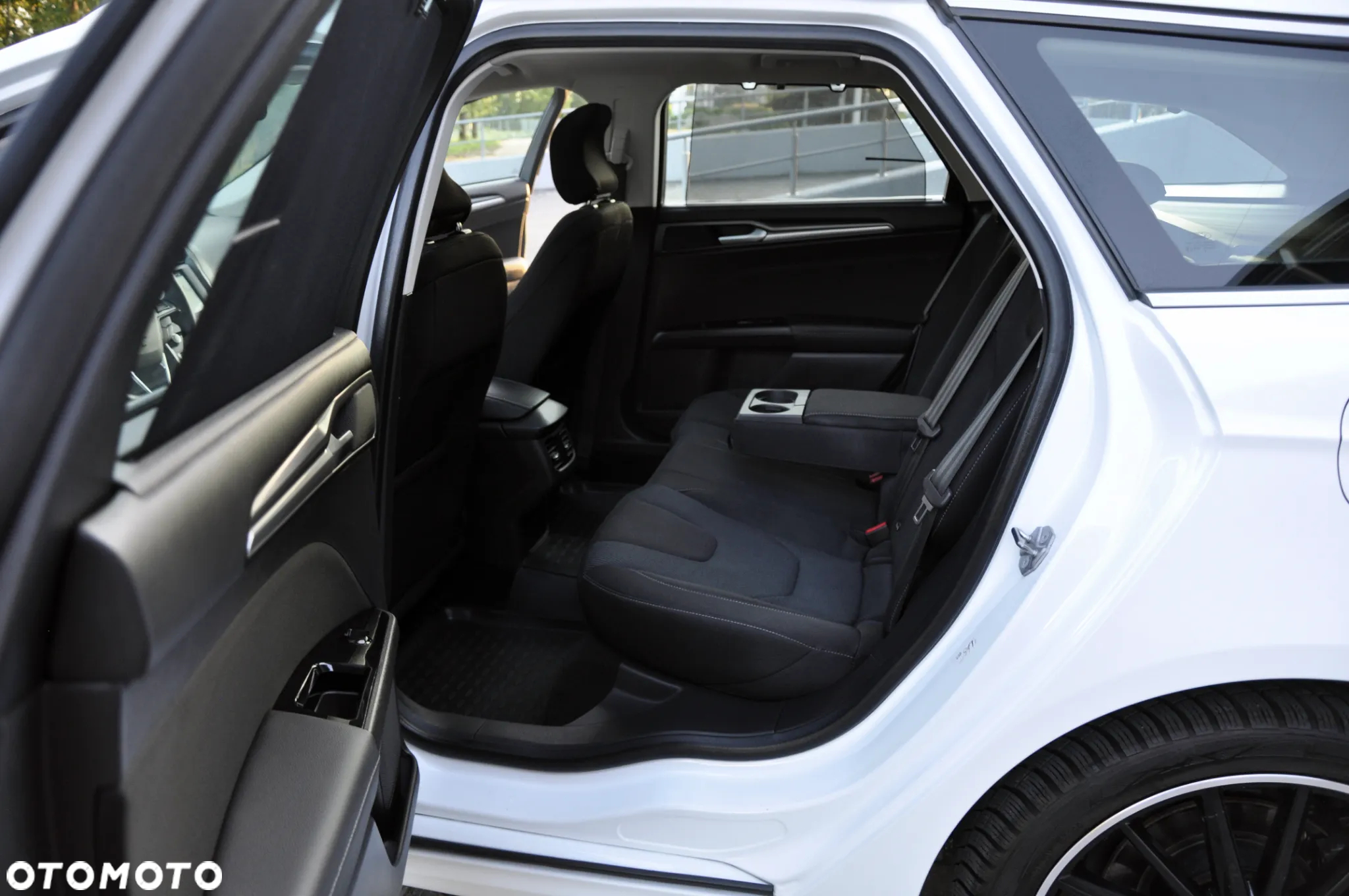 Ford Mondeo Turnier 2.0 TDCi PowerShift-Aut Allrad Titanium - 23
