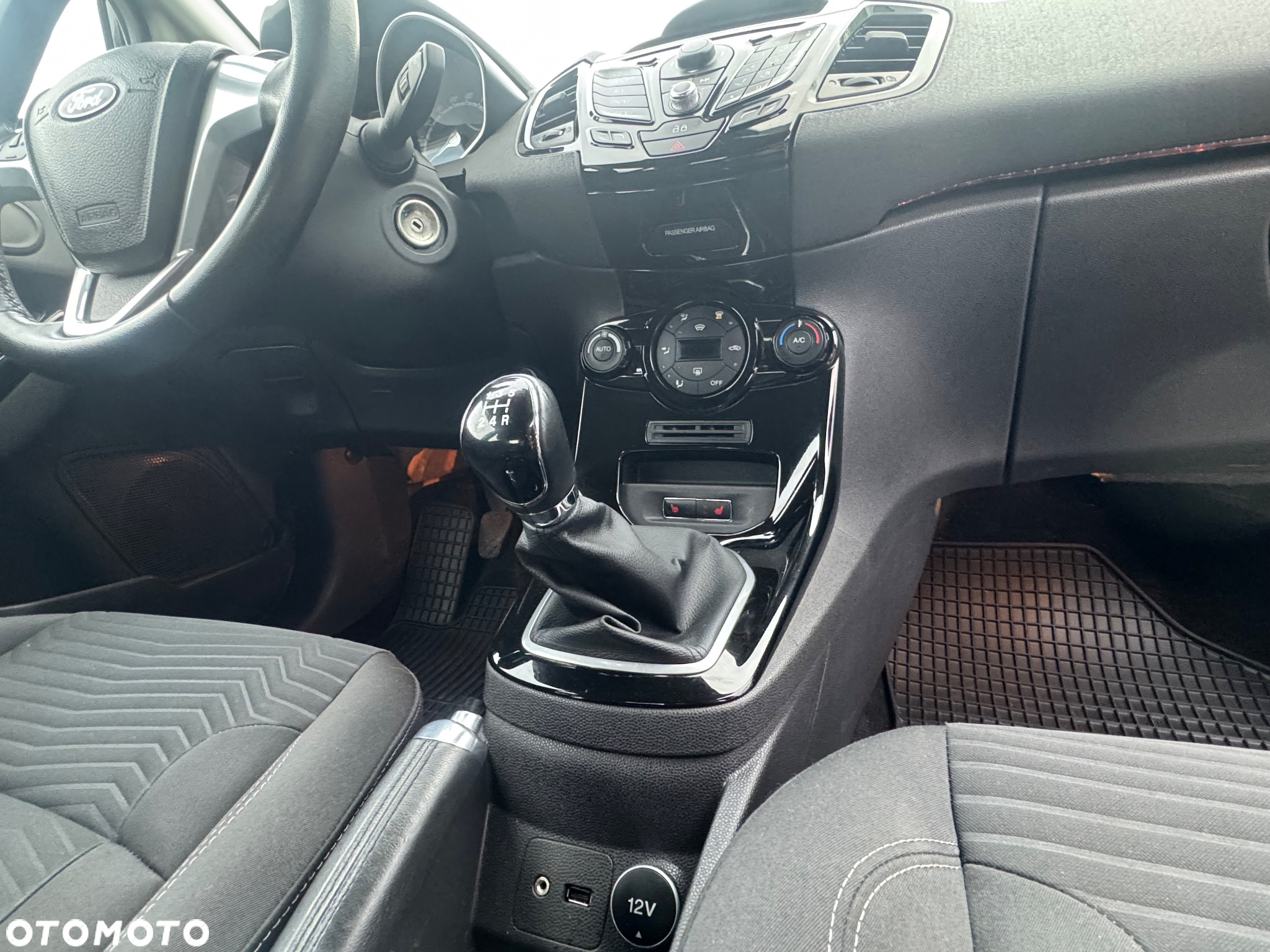 Ford Fiesta 1.0 EcoBoost Titanium - 16