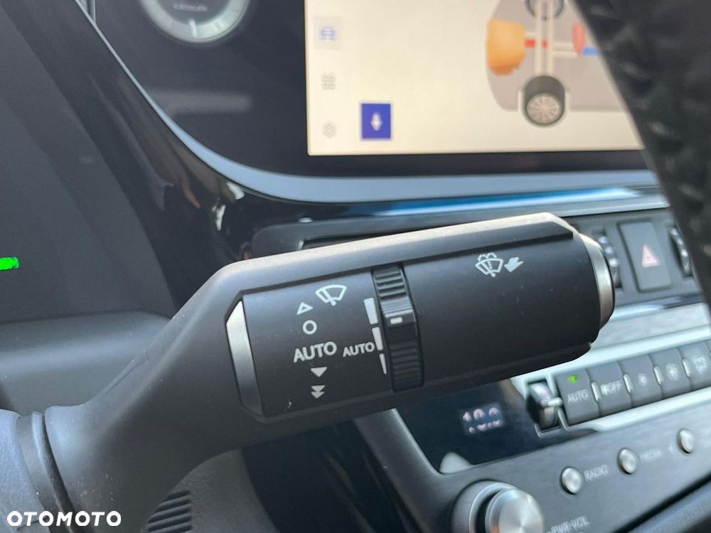 Lexus ES 300h F Sport Design - 26