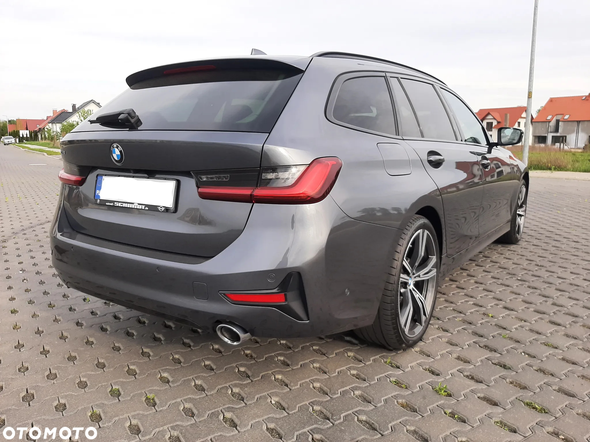 BMW Seria 3 330d Touring xDrive - 4