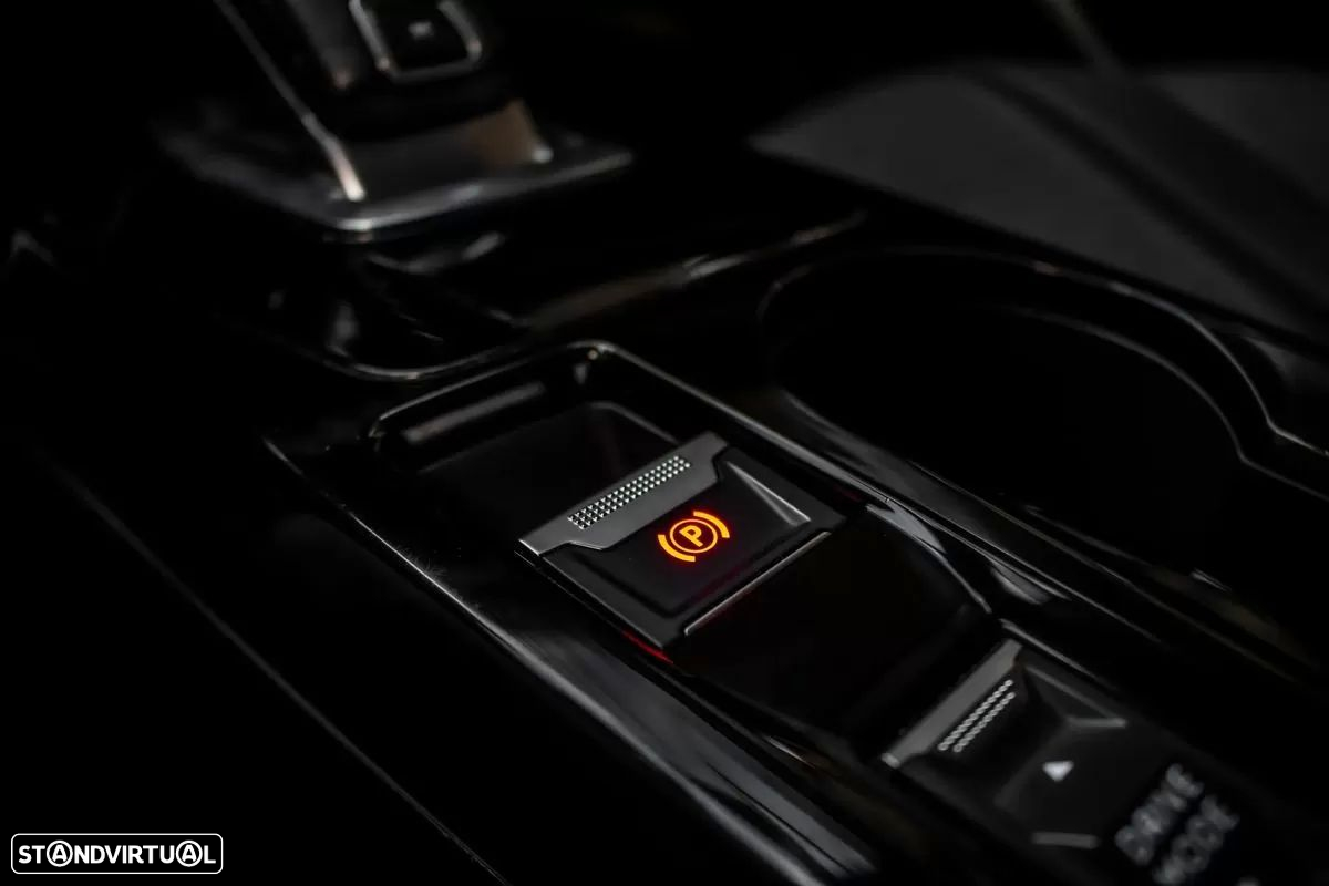 Peugeot 208 1.2 PureTech Allure EAT8 - 24
