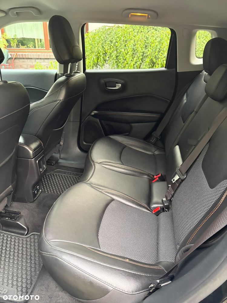Jeep Compass - 10