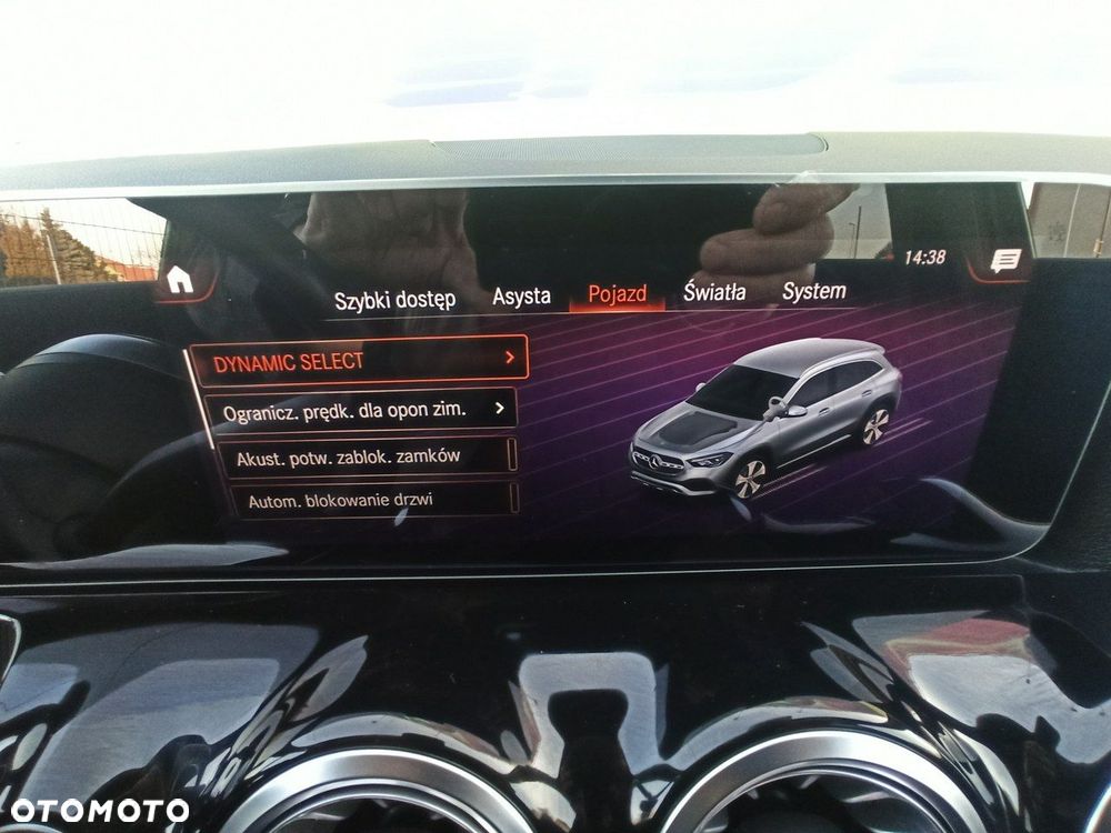 Mercedes-Benz GLA - 24