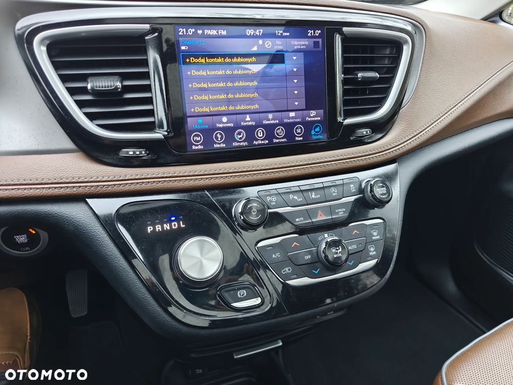 Chrysler Pacifica - 11