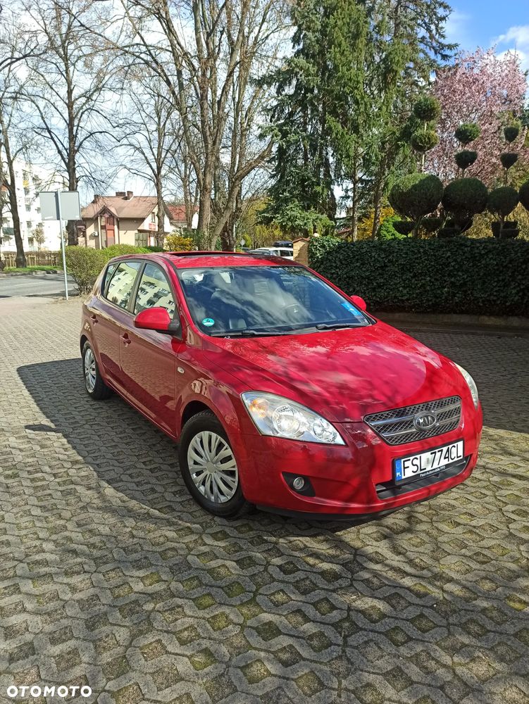 Kia Ceed - 1