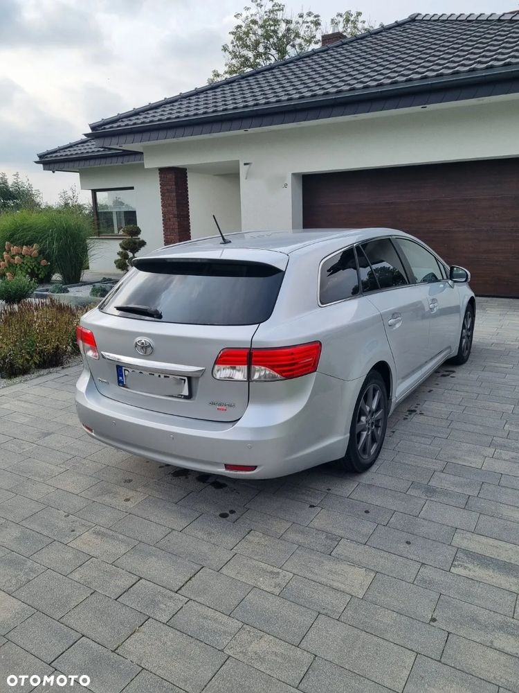 Toyota Avensis - 2