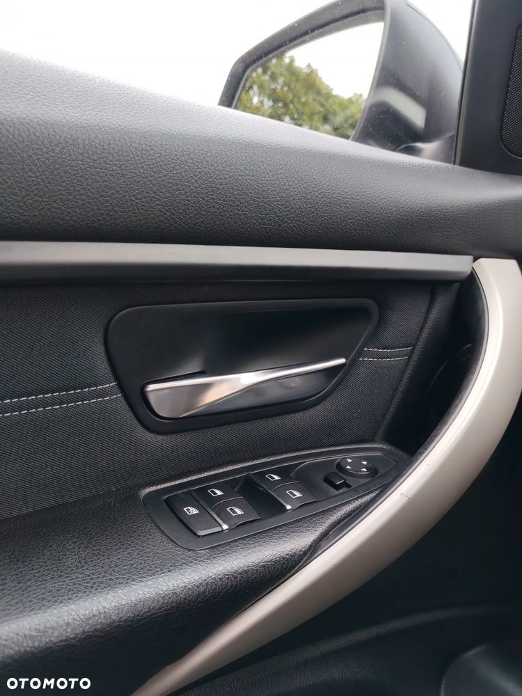 BMW Seria 3 318i - 28