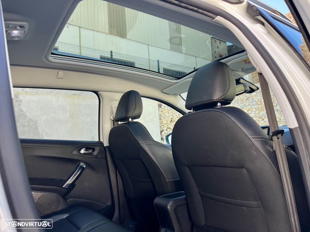 Peugeot 2008 1.2 PureTech Style - 43