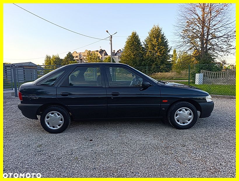 Ford Escort 1.3 CL - 6