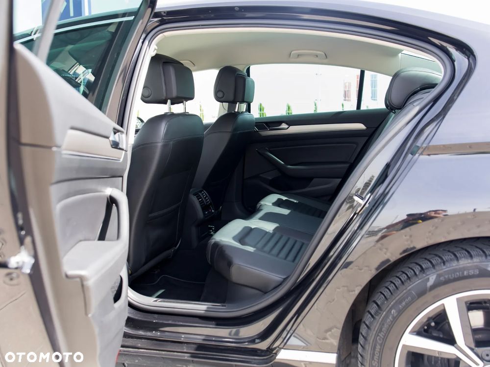 Volkswagen Passat 2.0 TDI 4Mot Elegance DSG - 28