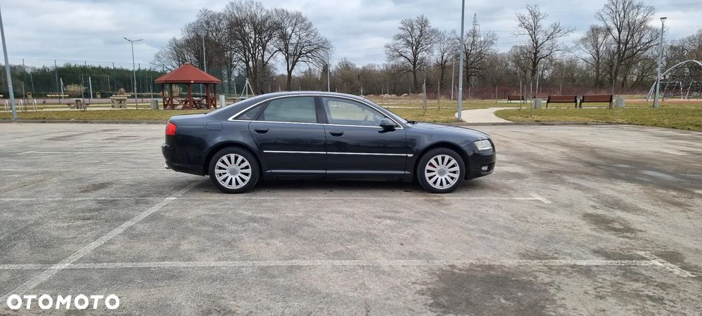 Audi A8 4.2 Quattro - 6