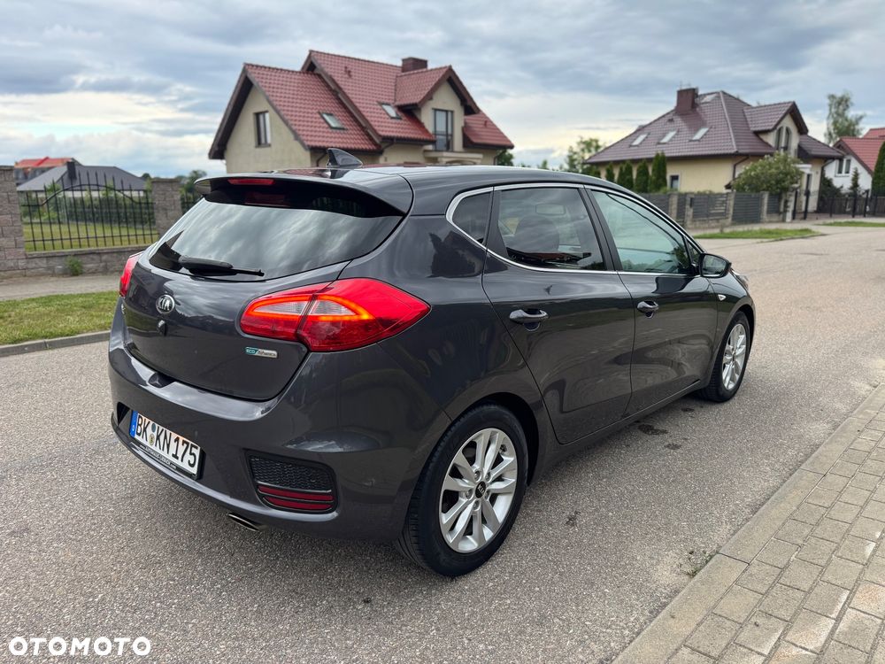 Kia Ceed 1.6 GDI Dream-Team Edition - 4