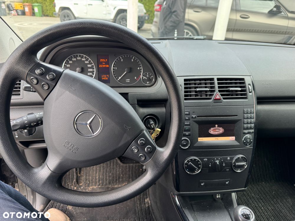 Mercedes-Benz Klasa A 180 CDI DPF Special Edition - 16