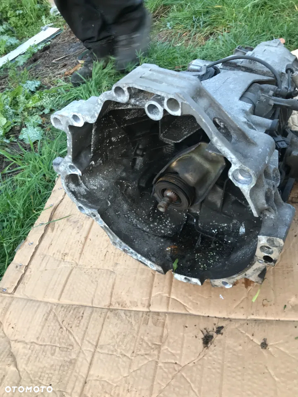 012301103AD SKRZYNIA AUDI VW  B5 1.6