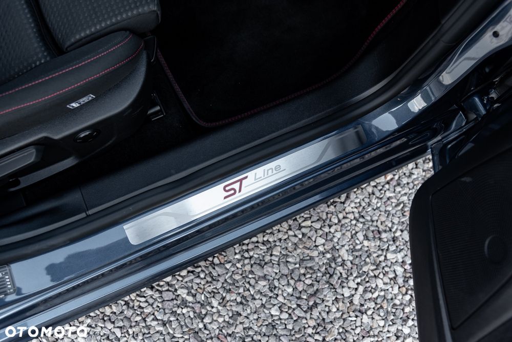 Ford Focus 1.5 EcoBlue Start-Stopp-System ST-LINE - 28
