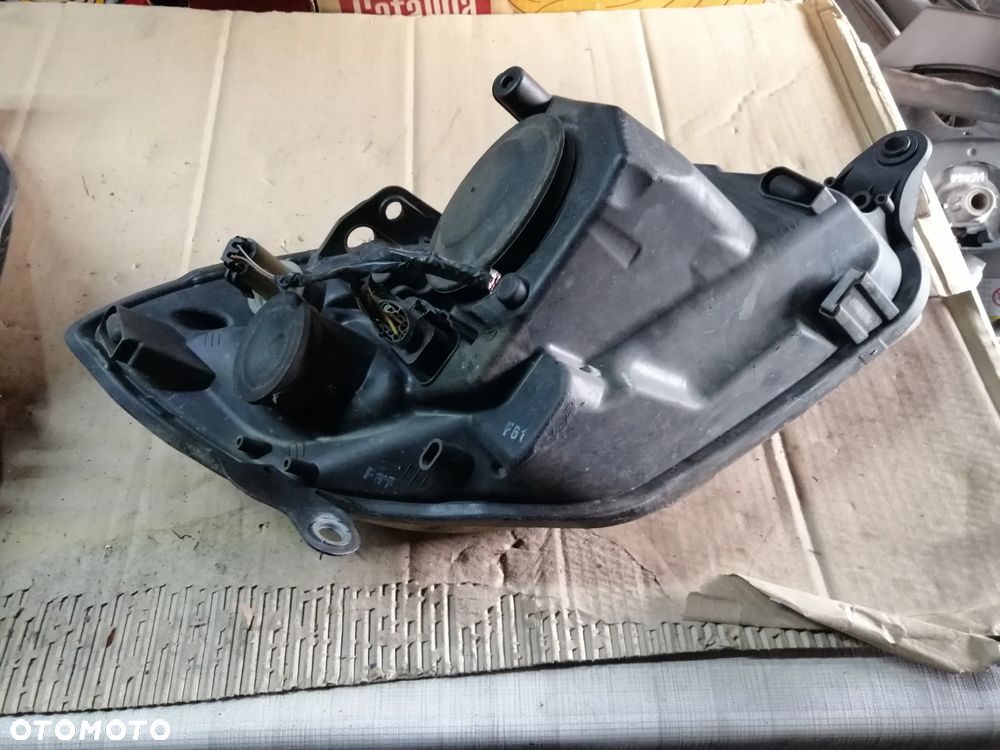 Skoda Fabia II lampy przednie komplet EU - 7