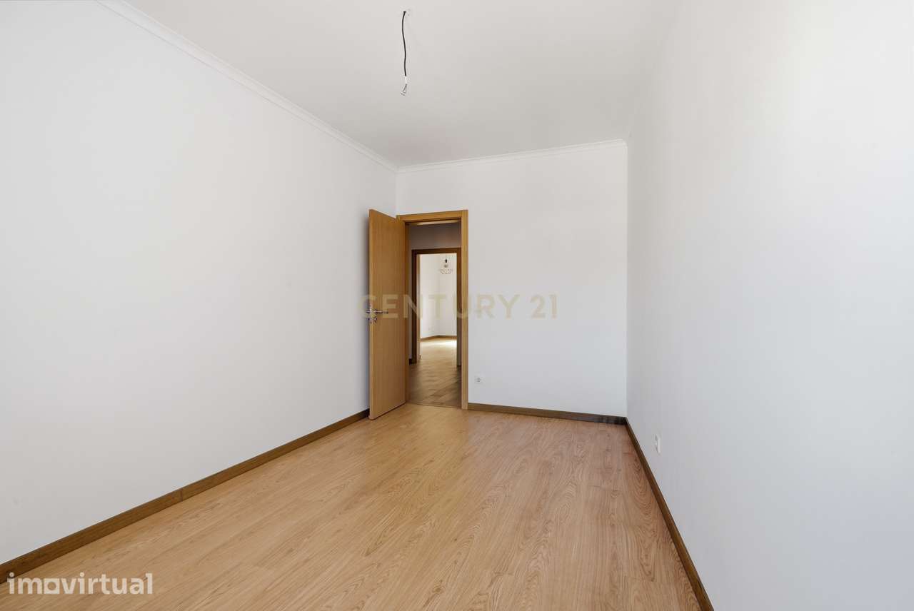 Apartamento T3 renovado centro da Ericeira - Grande imagem: 3/17
