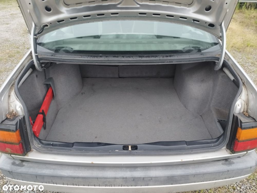 Volkswagen Passat 2.0 GL - 12