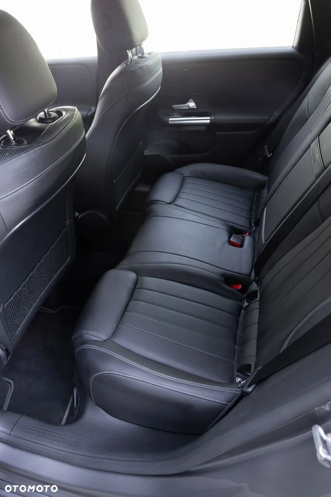 Mercedes-Benz Klasa B 250 4Matic 7G-DCT AMG Line - 4