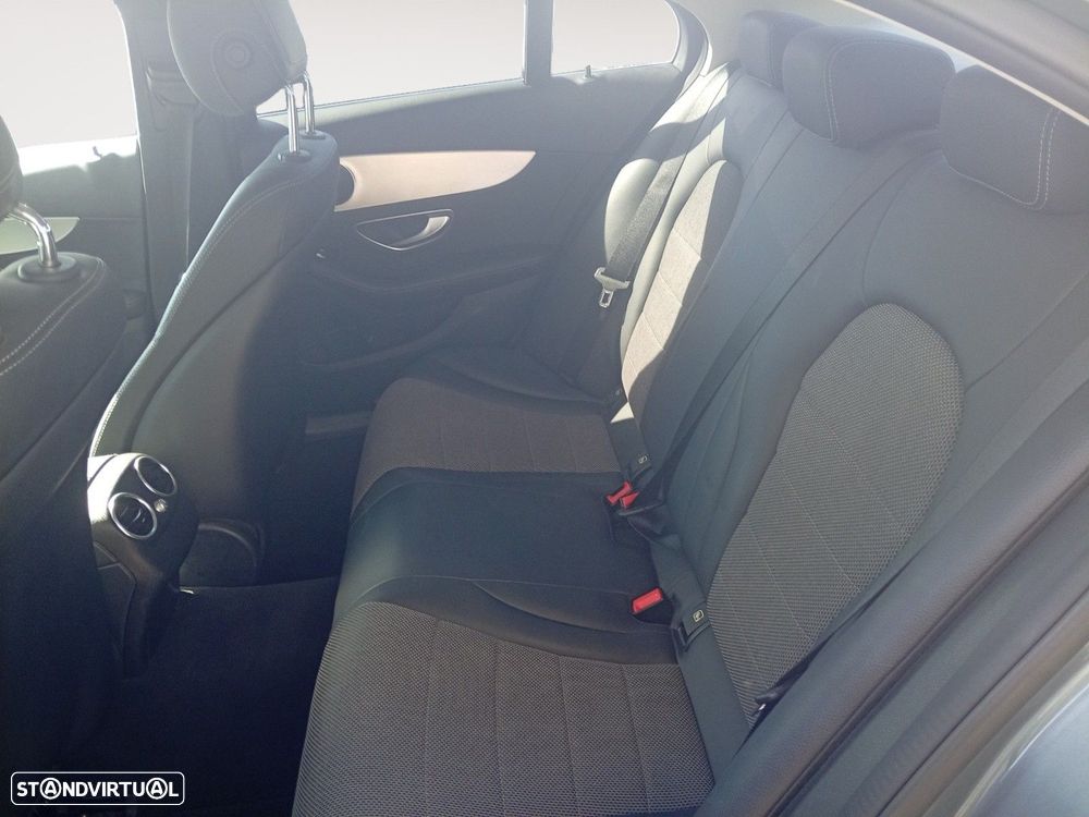 Mercedes-Benz C 200 - 13