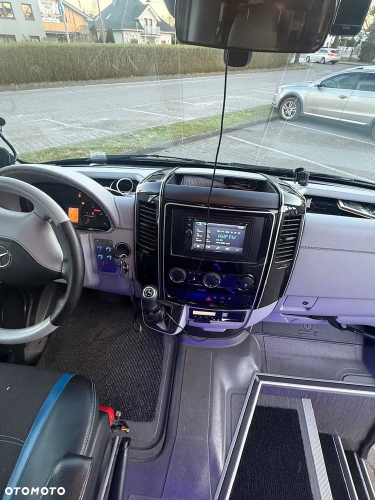 Mercedes-Benz Sprinter - 4