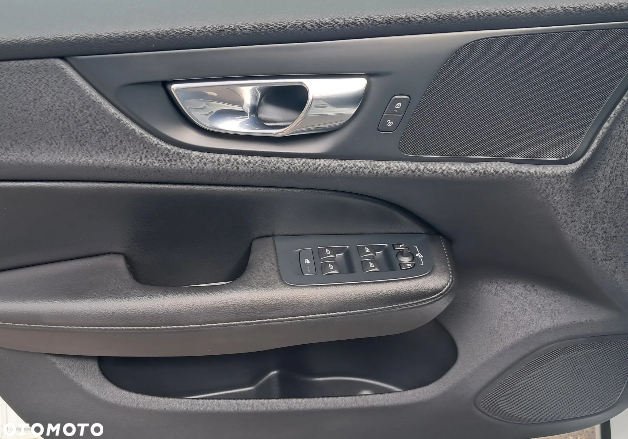 Volvo V60 B4 D Geartronic Momentum - 25
