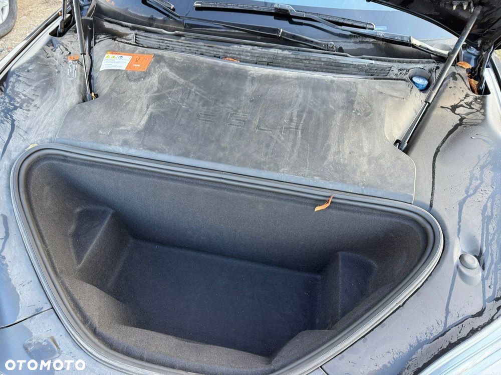 Tesla Model S - 22
