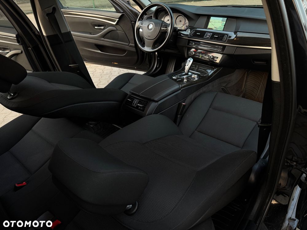 BMW Seria 5 520d - 22