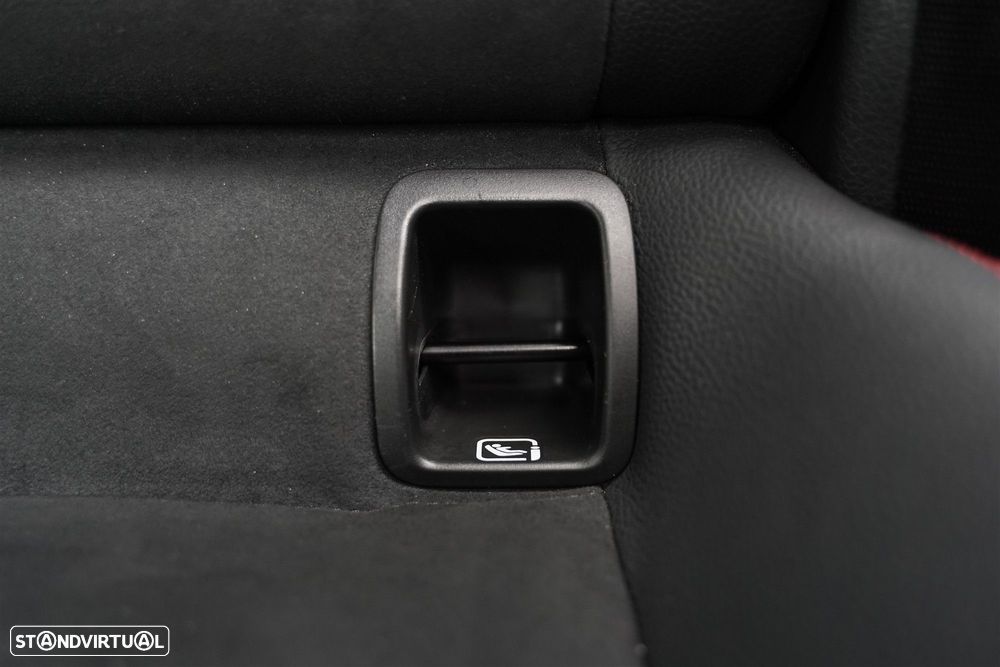 Mercedes-Benz GLA 180 d AMG Line - 15