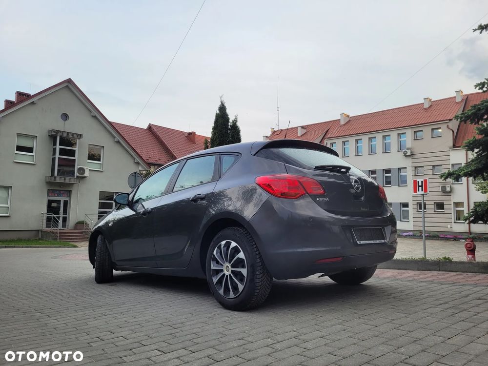 Opel Astra 1.6 Innovation - 15