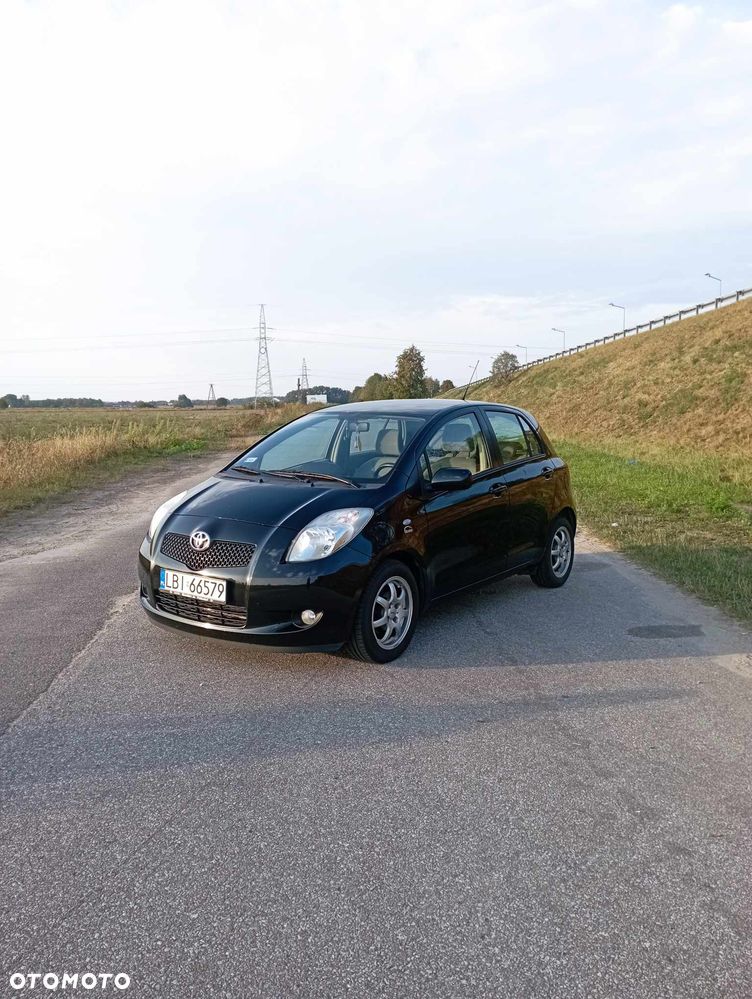 Toyota Yaris 1.3 Luna A/C - 1