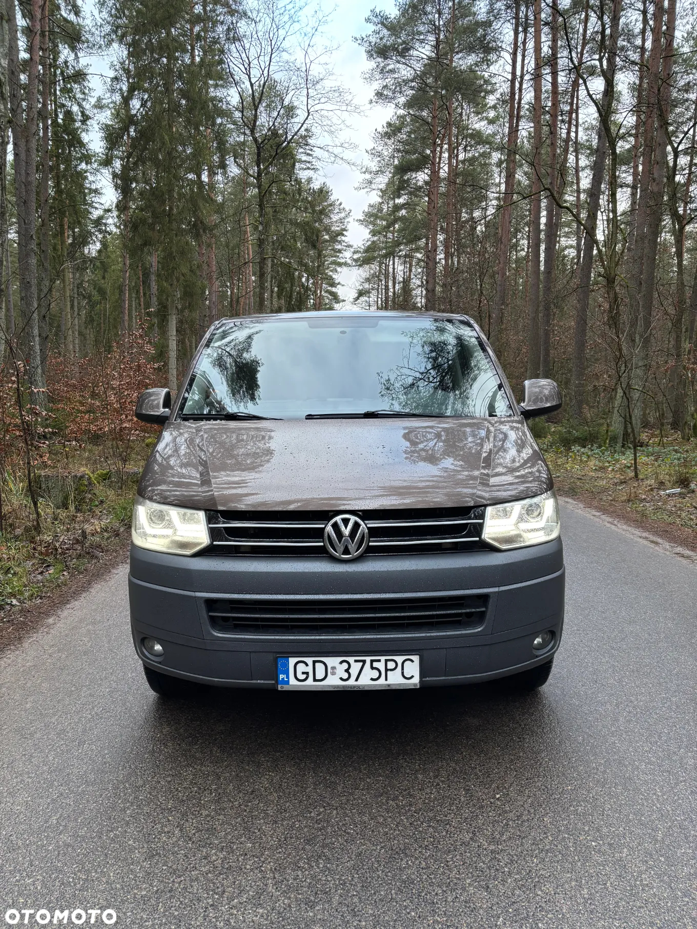 Volkswagen Caravelle - 8