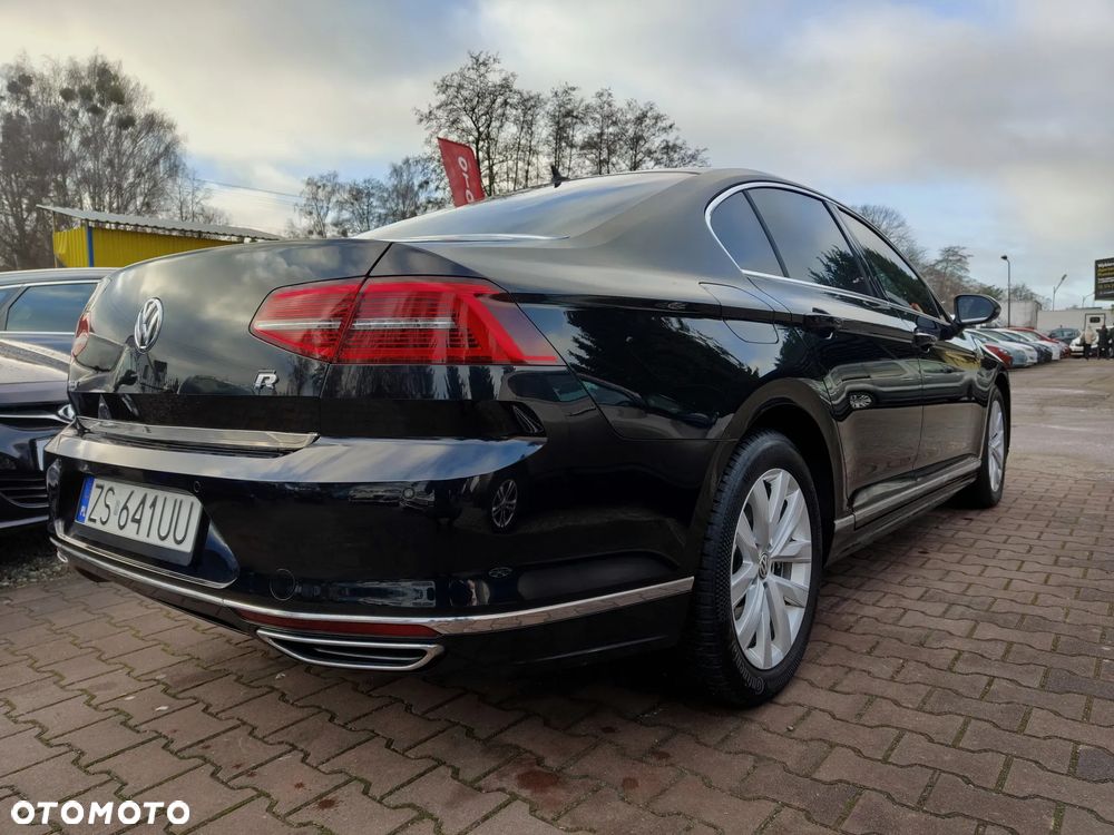 Volkswagen Passat - 12