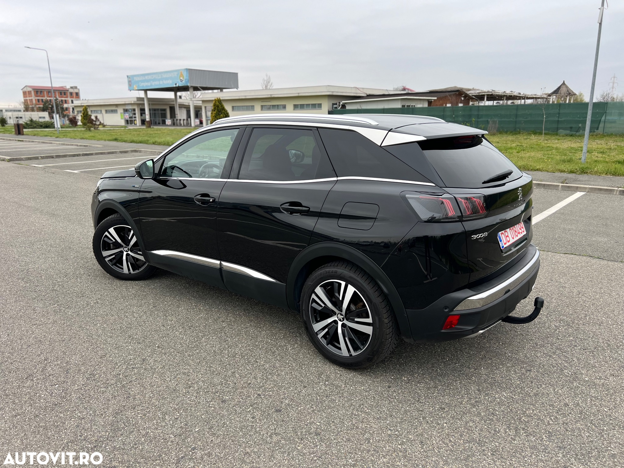 Peugeot 3008 Plug-In Hybrid 225 e-EAT8 GT - 4