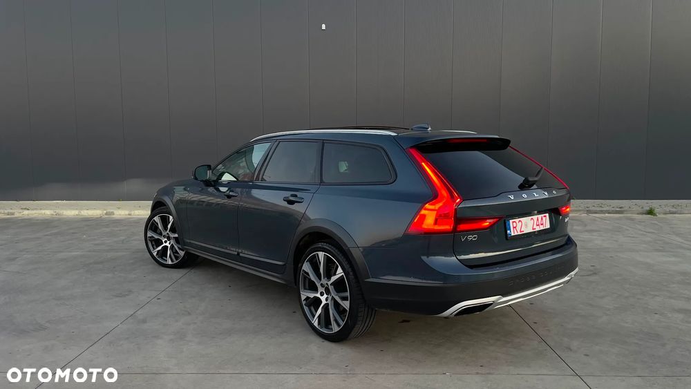 Volvo V90 Cross Country - 3