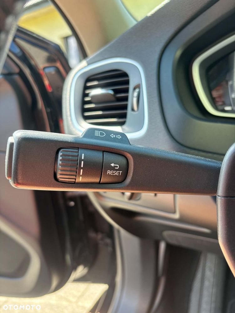 Volvo V40 D2 R Design - 26