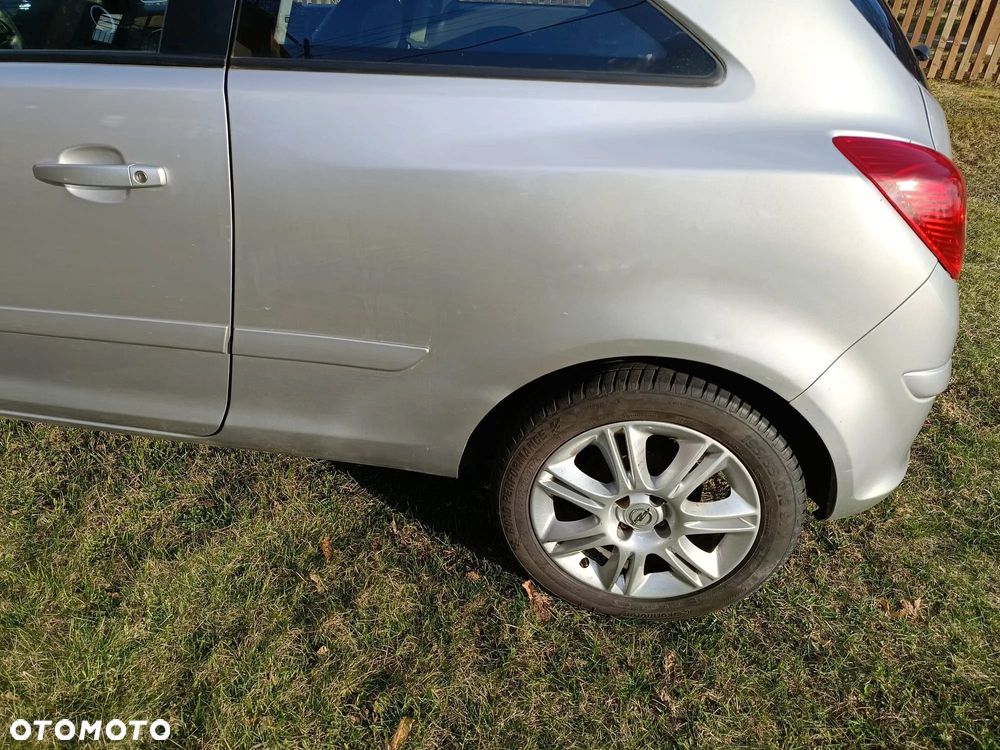 Opel Corsa 1.2 16V Enjoy - 12