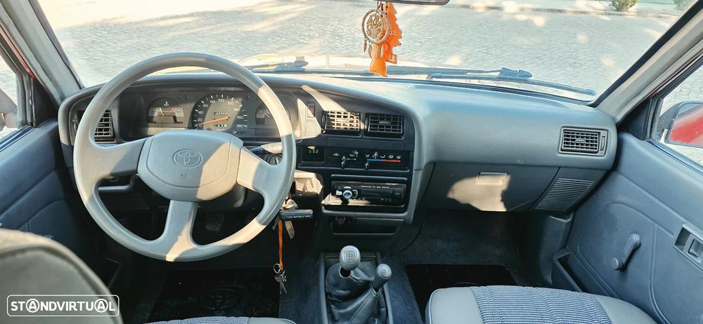 Toyota Hilux 2.4 D LN105LP C. Dupla - 9