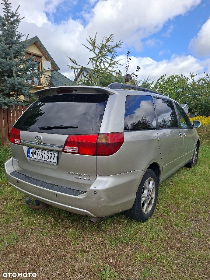 Toyota Sienna 3.3 XLE AWD - 16