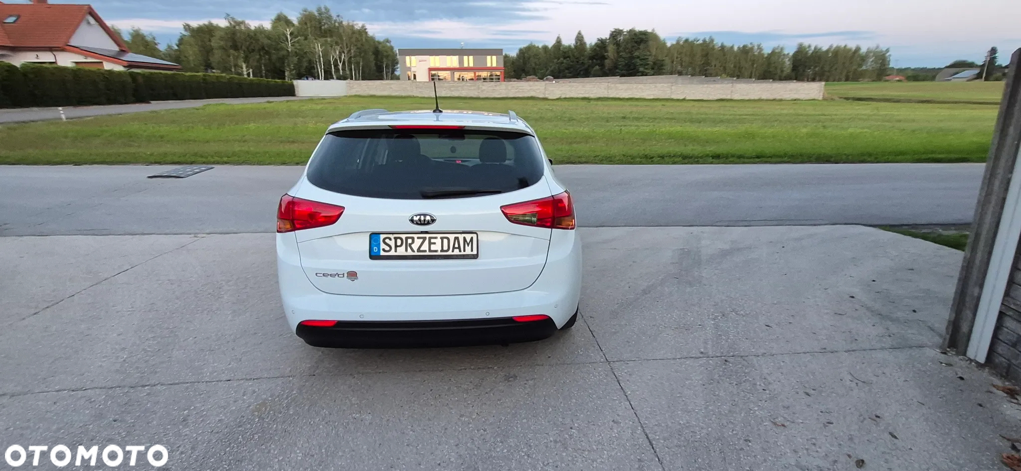 Kia Ceed 1.6 GDI ISG SW Platinum Edition - 4