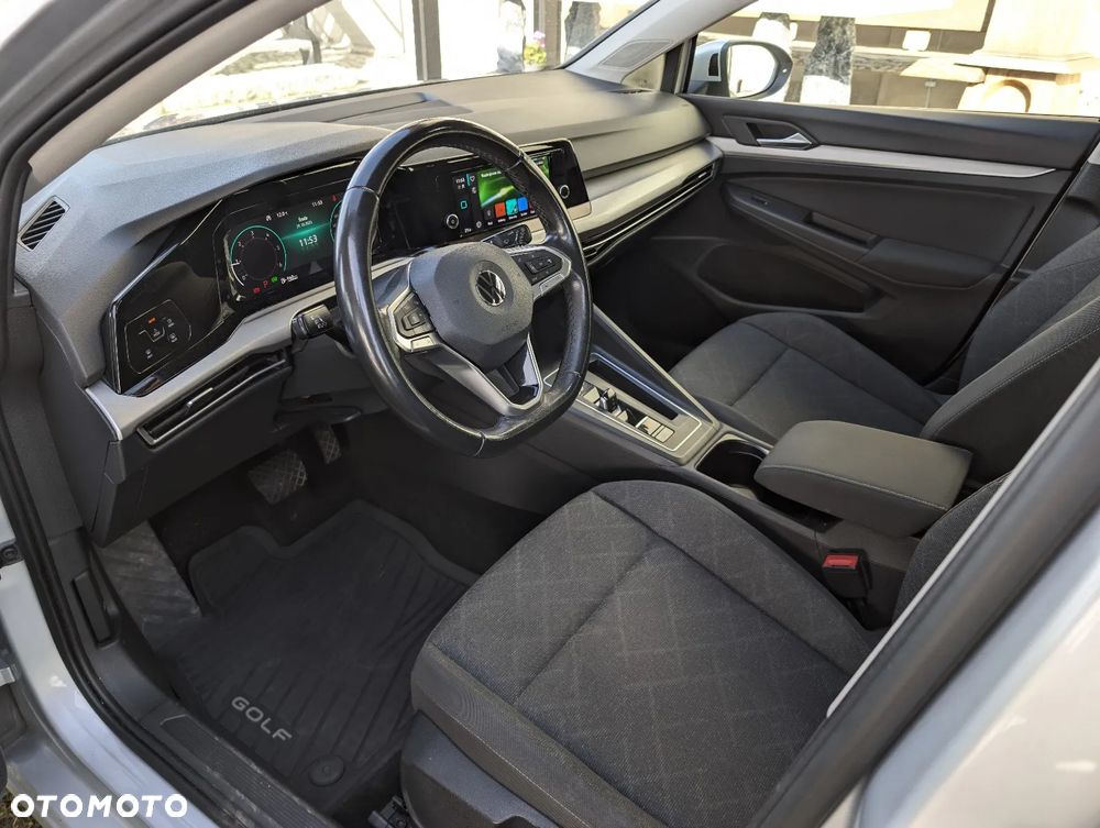 Volkswagen Golf - 32